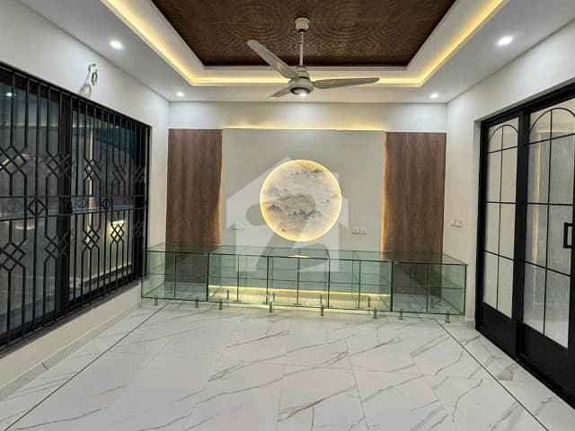 Investors Should Sale This House Located Ideally In Park View City