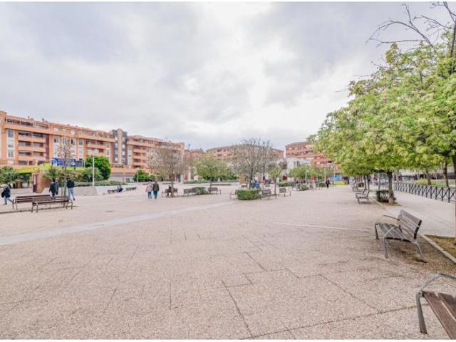 inversión! Amplio local situado en Avenida de Madrid