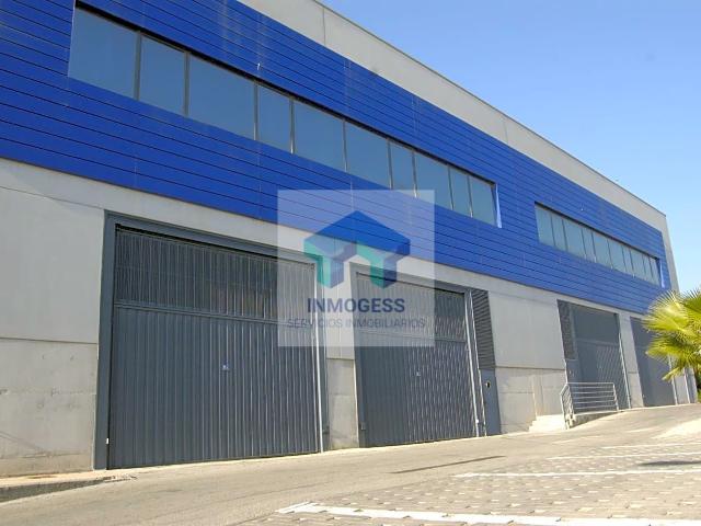 ¡Inversión de Éxito en Elche! Venta de Grupo de Naves Industriales en Ubicación Estratégica