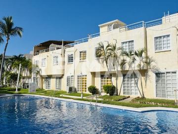 Inversión en Acapulco | Villa con Roof Garden en Puente del Mar Casa Vacacional en Venta | Propiedad de 3 Recámaras Cerca del Mar por Precio Oportunidad