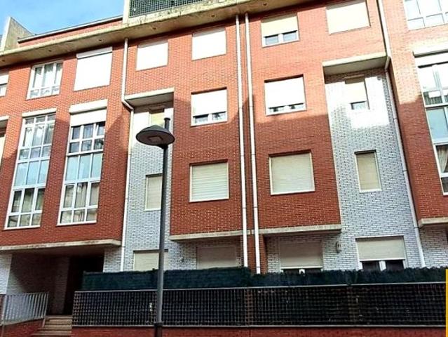Inversión en Piso de 4 habitaciones con garaje
