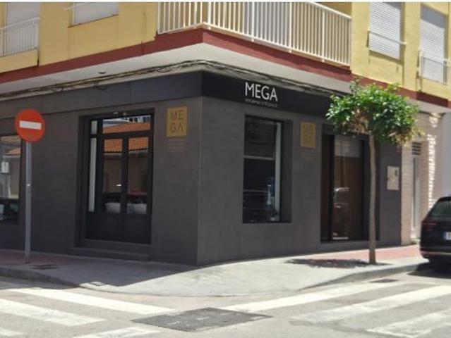 ¡INVERSIÓN! Fantástico local comercial en el centro de Guardamar del Segura Alicante