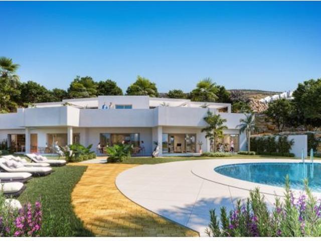 Inversión increíble en Estepona Esta oportunidad única se localiza en un entorno muy atractivo