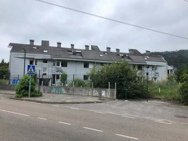 Inversión Única: Edificio en Construcción Parada en Cantabria con 76 Viviendas, Garajes y Trasteros