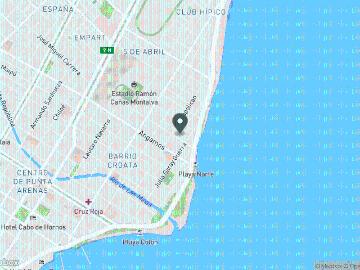 ¡Inversión versátil! Propiedad única con tres casas lista para generar ingresos