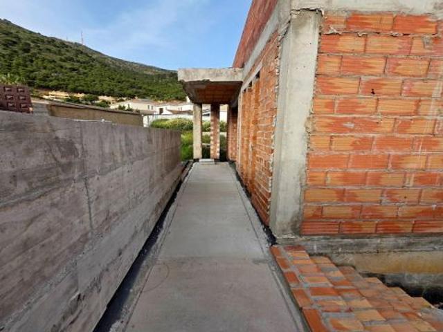 INVERSION. Villa de lujo en En Buenavista Mijas, con vistas al mar. Terminada al 50% con licencia de