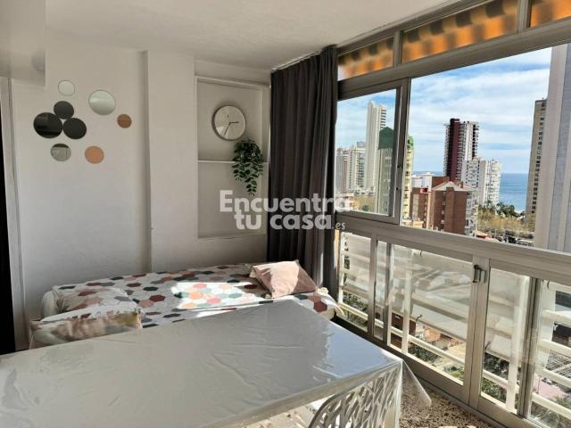 Invierte en Benidorm desde las alturas: licencia turística, vistas al mar y Levante a 200 metros!