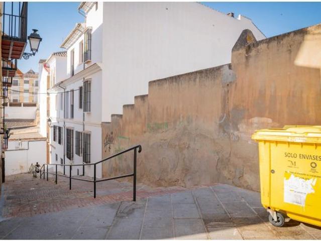 ¡Invierte en el corazón de Antequera! Solar con gran potencial para promoción residencial