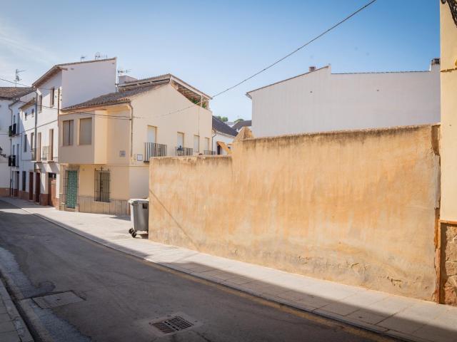 ¡Invierte en el corazón de Antequera! Solar con gran potencial para promoción residencial