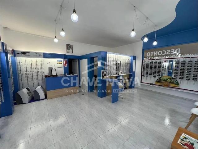 Invista no Coração de Quarteira – Espaço Comercial. 240 000 €