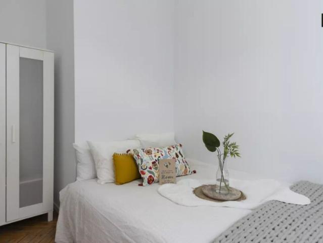 Inviting room with independent key in shared apartment, Puerta del Sol