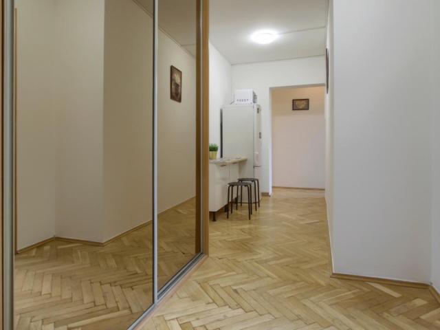 Inviting single bedroom in Ujazdów