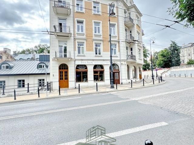 Inwestycja w sercu Lublina: 4 mieszkania, 149 m2, remont 2012