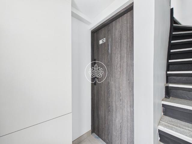 Inwestycyjne 36 m² z ogródkiem w odrestaurowanej kamienicy