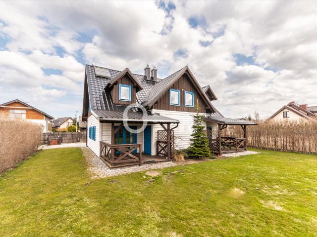 Inwestycyjny dom z dwoma niezależnymi apartamentami