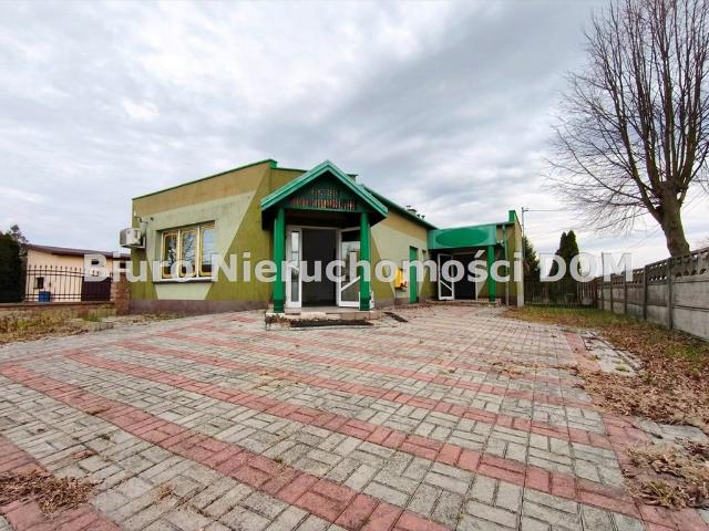 Inwestycyjny dom z dwoma niezależnymi lokalami, 120 m²