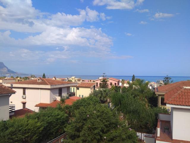 Isola Seaside Hub
