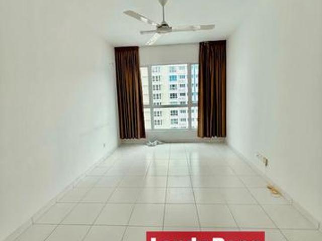 ISantorini Partially furnished pool view with 2 Carparks for rent