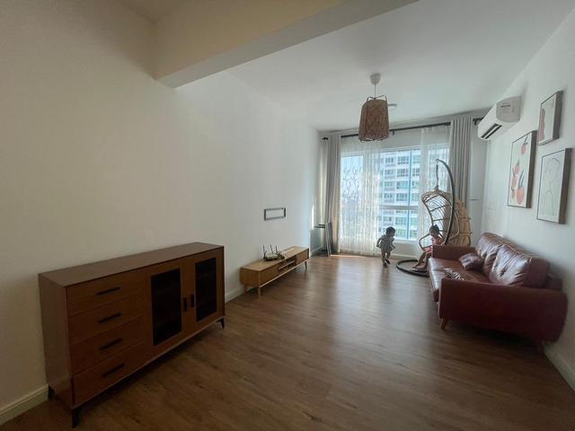ISantorini Timber Flooring 3 Rooms Furnished 2 Car Parks