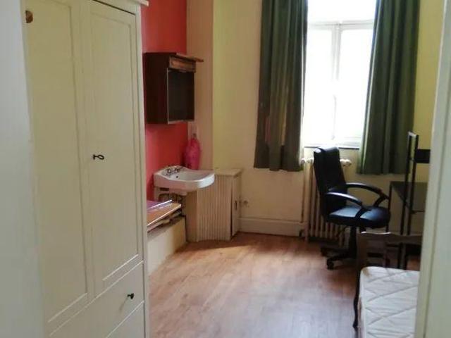 ISLY CHAMBRE MEUBLEE 14m2 PERIODE UNIVERSITAIRE