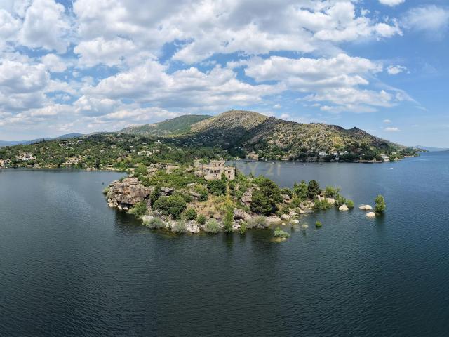 ISLA CENTINELA — UNA ISLA PRIVADA CON CASTILLO
