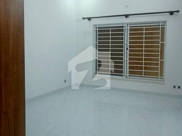 Islamabad G13 Size 14 Marla Full House For Rent