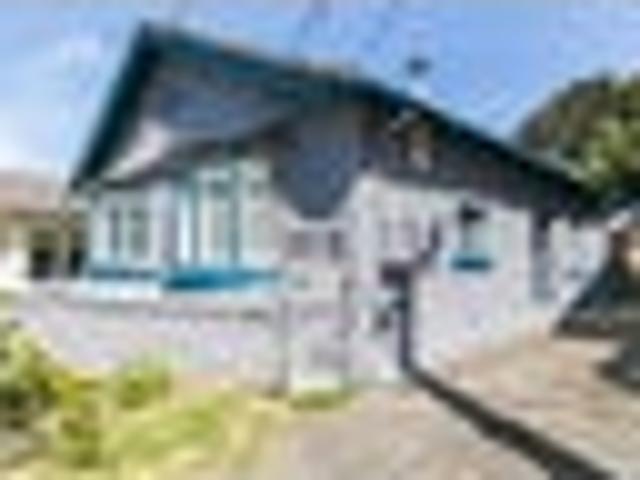 Island Bay, 3 bedrooms, $800 pw