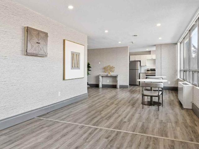 Island Park Towers 1 Bedroom Apartment for Rent at 185/195/200 Clearview Ave, Ottawa, ON K1Z None Westboro