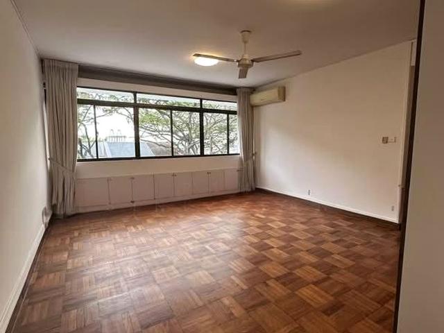Island View D5, Condominium