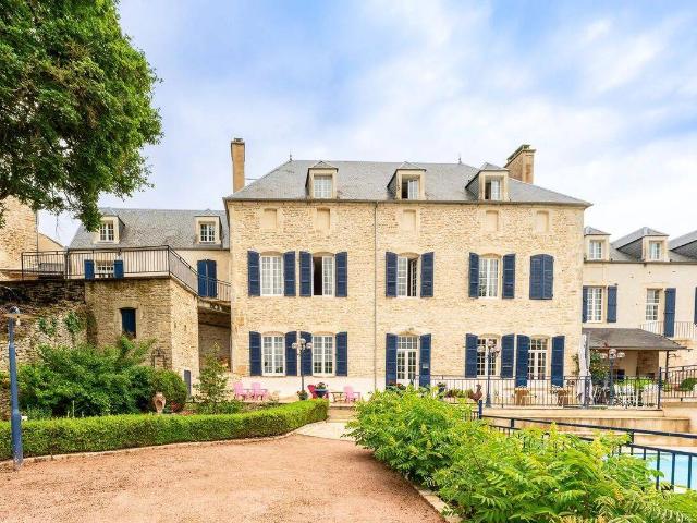 Isle sur Serein DOMAINE D'EXCEPTION SUR 6 HA BOISÉS UN CASTE