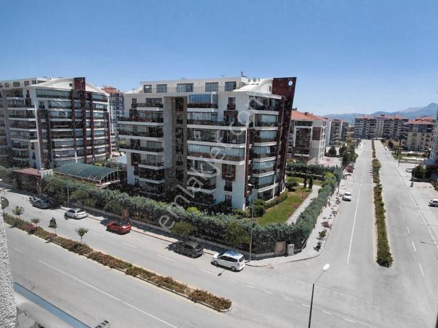 Isparta Merkez Çünür Mahallesinde Kiralık Geniş Daire