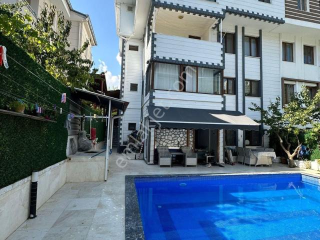Isparta Merkez Işıkkent Mah. 4 Katlı Havuzlu Satılık Villa