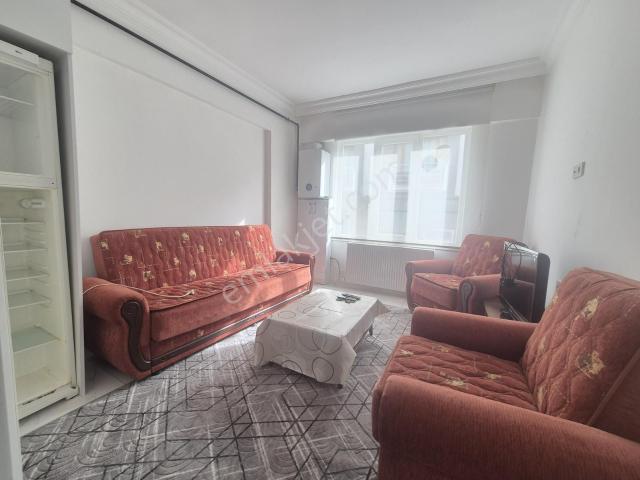 Isparta İstiklal Mahallesinde Eşyalı 1+1 Kiralık