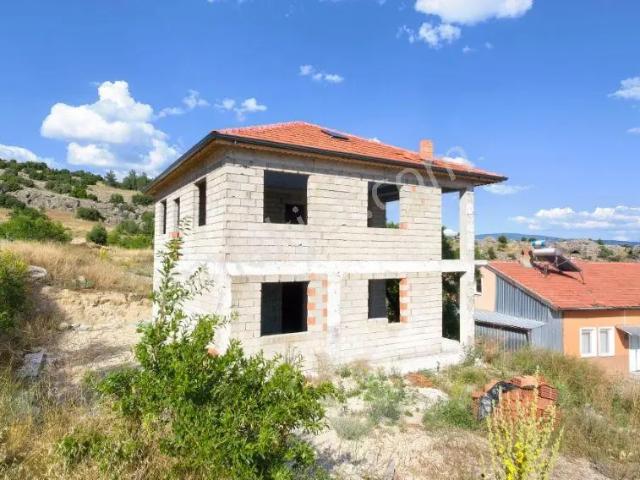 Isparta Keçirborlu Senir Köyü Eşsiz Manzaralı Natamam 5+1 Villa