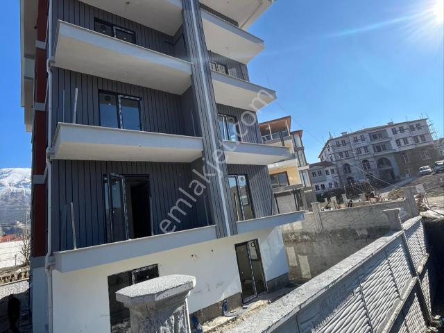 Isparta Uluborlu Merkezde Satılık Bireysel Kombili Balkonlu 3.kat Sıfır Apart
