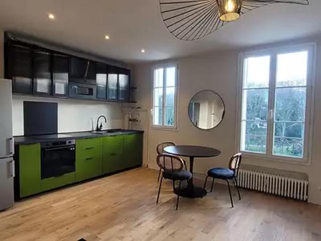 Issy les Moulineaux 92130 Location appartement 2 pièces t2 au dernier étage cave