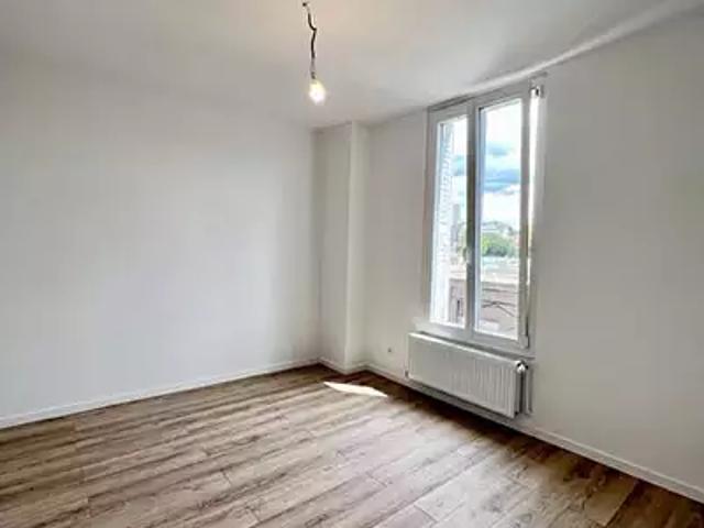 Issy les Moulineaux 92130 Location appartement 3 pièces t3 au dernier étage