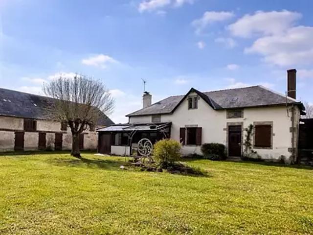 Issy l'Evêque 71760 Achat / Vente maison 5 pièces t5 au dernier étage cave