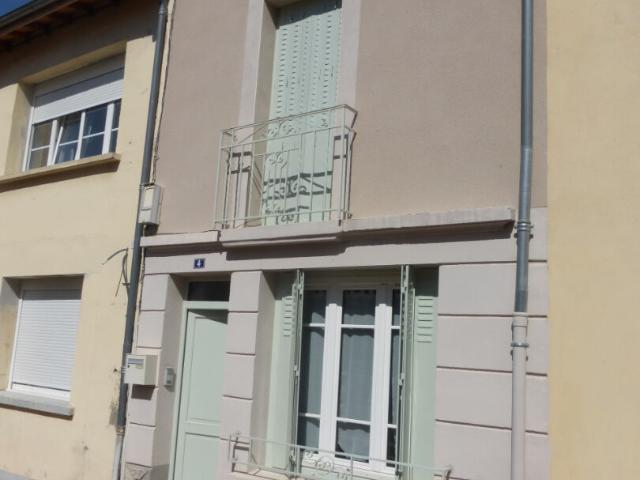 ISSOIRE / Location d'une maison meublée type 2 dans le centre ville rénovation soignée !