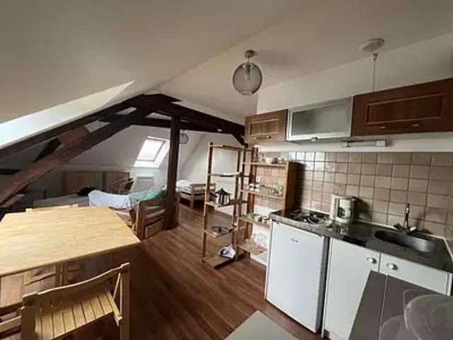 Issoudun 36100 Location appartement 1 pièce t1 au dernier étage