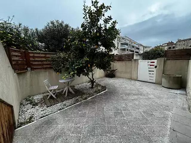 Istres 13800 Location appartement 1 pièce t1 terrasse
