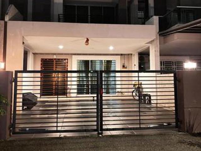 Ipoh tasek mewah double storey terrace house partially furnished