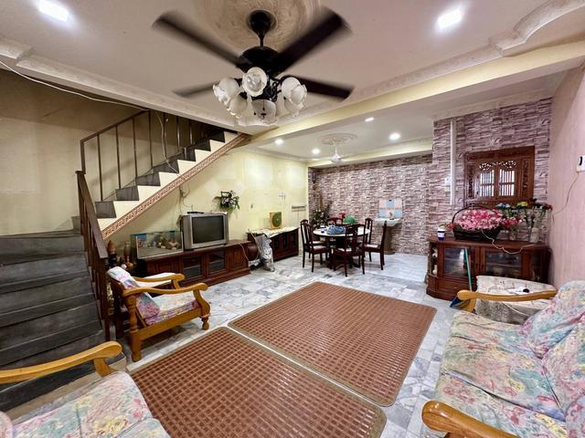 ipoh wira jaya gunung rapat kitchen and balcony extended