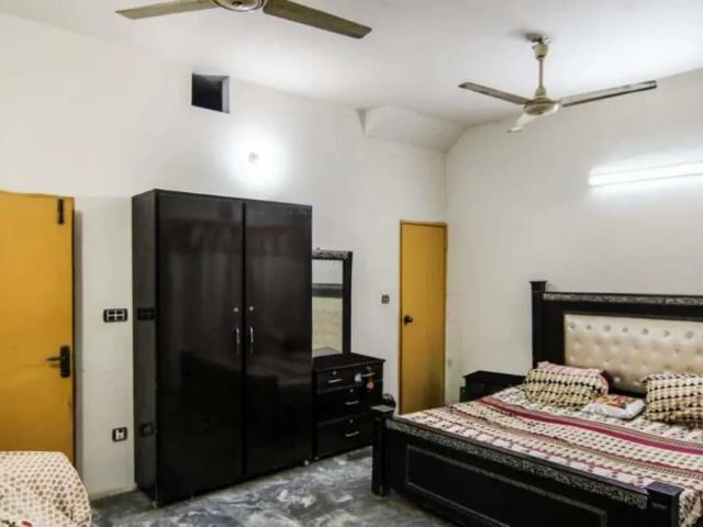 Iqbal town moon market lush Appartment for urgent sale Lahore Allama Iqbal Town ID 53366