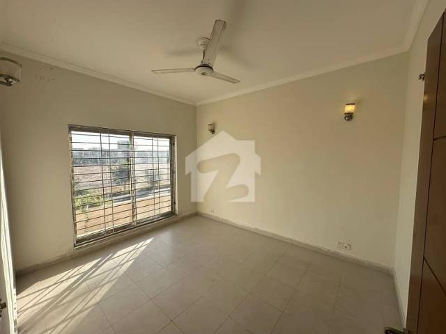 Iqbal Villas 152 Square Yard Close To Entrance Of BTK 3 Bed One Unit Villas FOR SALE
