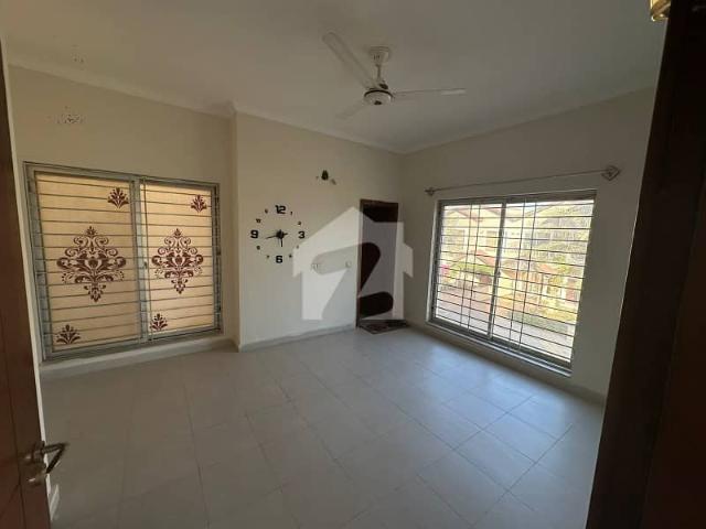 Iqbal Villas 152sq Yd Close To Entrance Of BTK 3Bed One Unit Villas FOR SALE