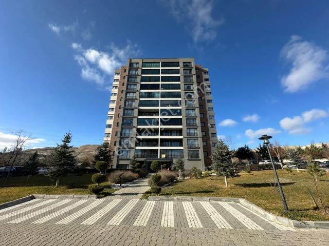 Irmak Emlak bağlıca Satılık Site İçinde Geniş 4+1 Daire