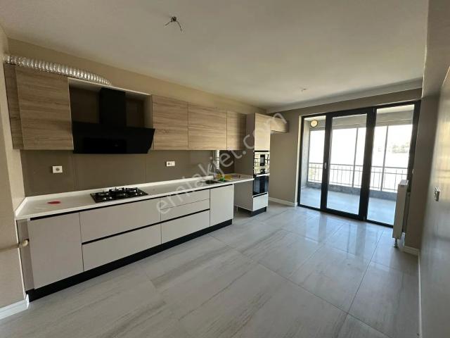Irmak Emlak bağlıca Satılık Site İçinde Geniş 4+1 Daire