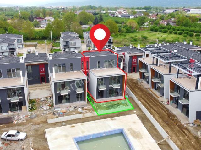 Şıralık Mh.de Eşsiz Tasarıma Sahip Ultra Lüx Tripleks 4+2 Villa