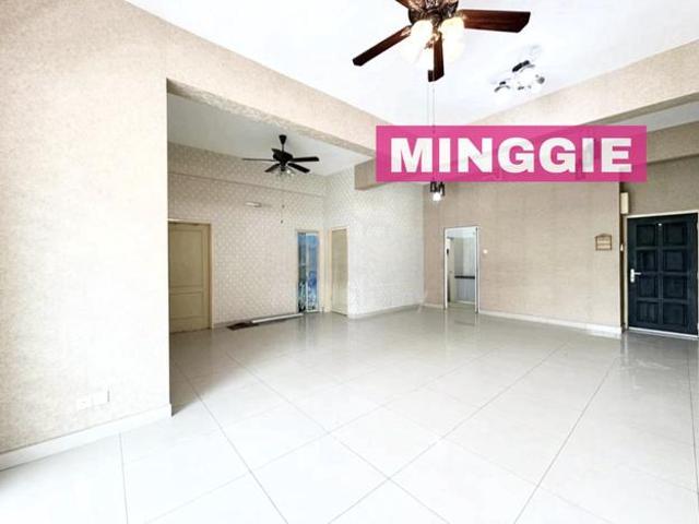 IRegency Condo 1550sqft Partially Reno w 3 Bedroom Bukit Gambir